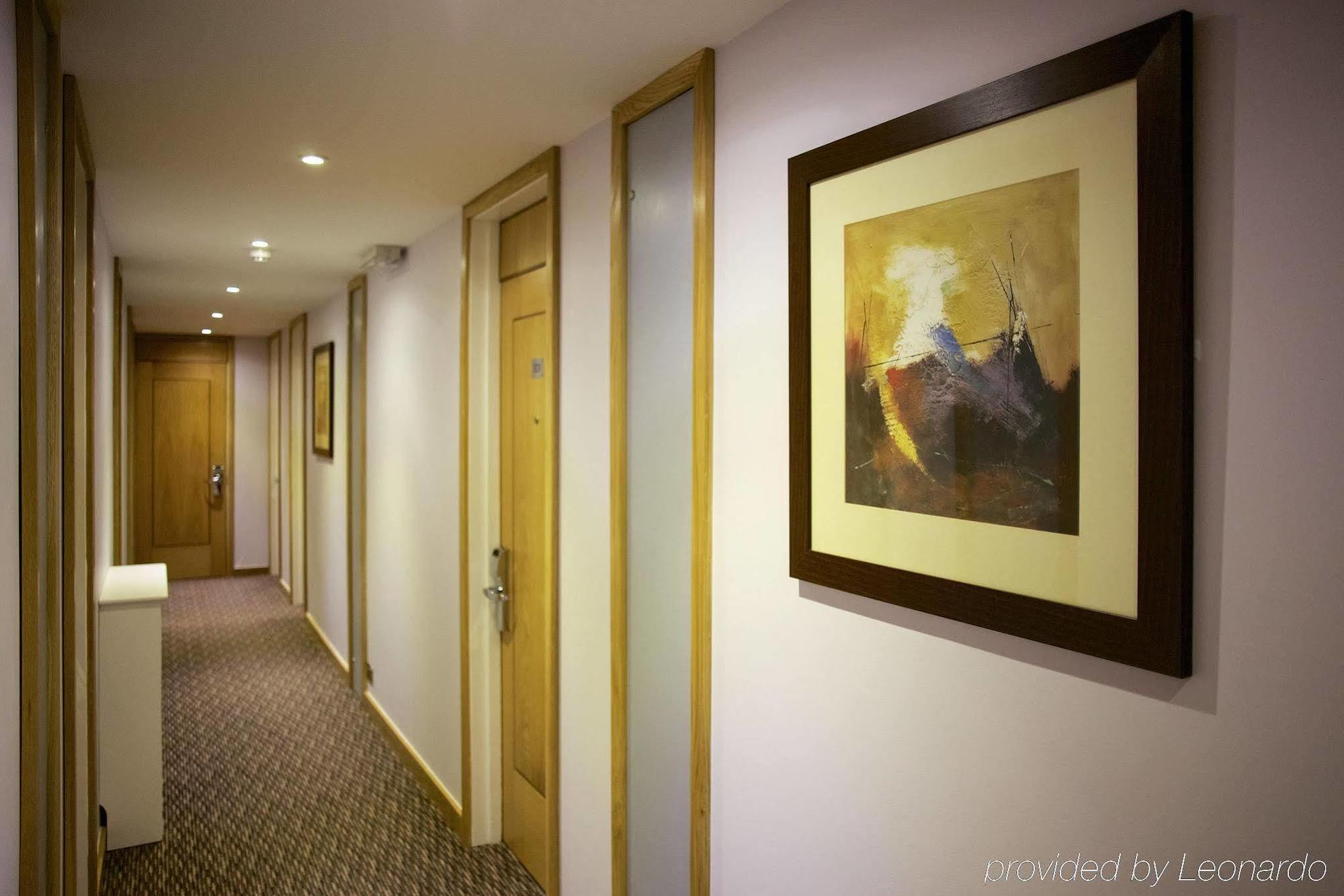 Quality Hotel Hampstead Лондон Экстерьер фото